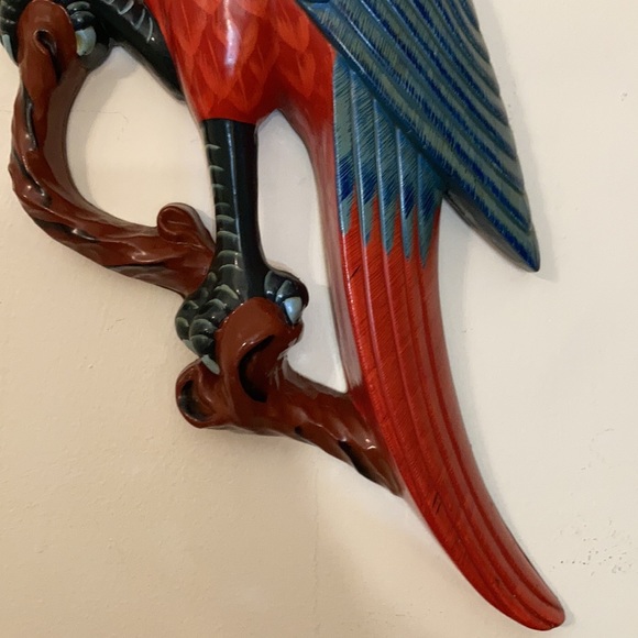 Parrot wall hanging approximately 27 inches in length - Picture 5 of 7